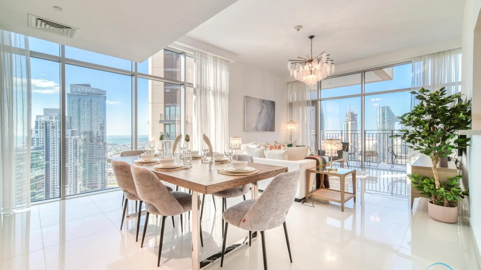 Lägenhet Sparkling 2Br At Boulevard Crescent Tower 1 Downtown By Deluxe Holiday Homes Dubai